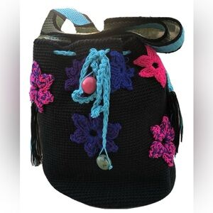 Authentic 100% Wayuu Mochila Colombian Bag Medium Size Amazing Flowers